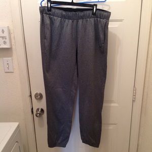 NWT lady's Nike Thermal pants size large
